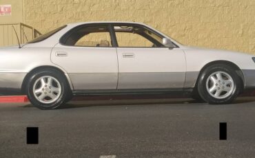 Lexus-es-300-1995-white-7