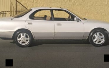 Lexus-es-300-1995-white-8