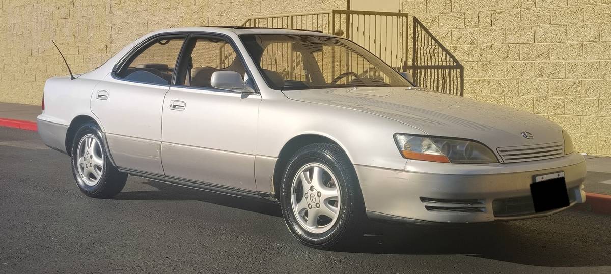 Lexus-es-300-1995-white-9