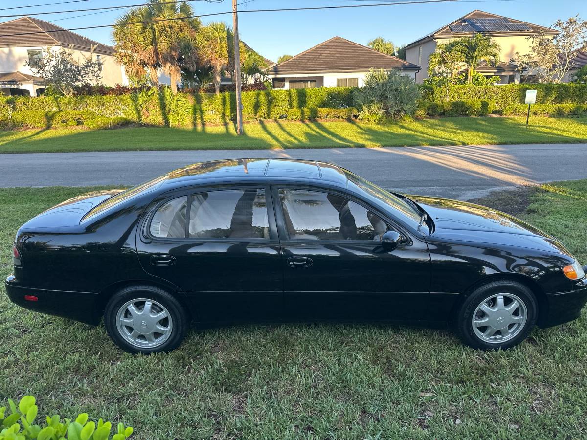 Lexus-gs-300-1995-black-3