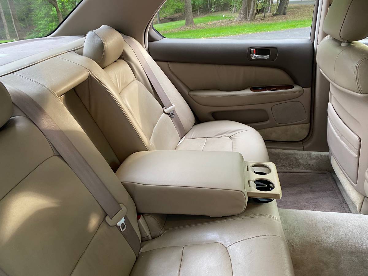 Lexus-ls-400-4-door-sedan-1995-black-10