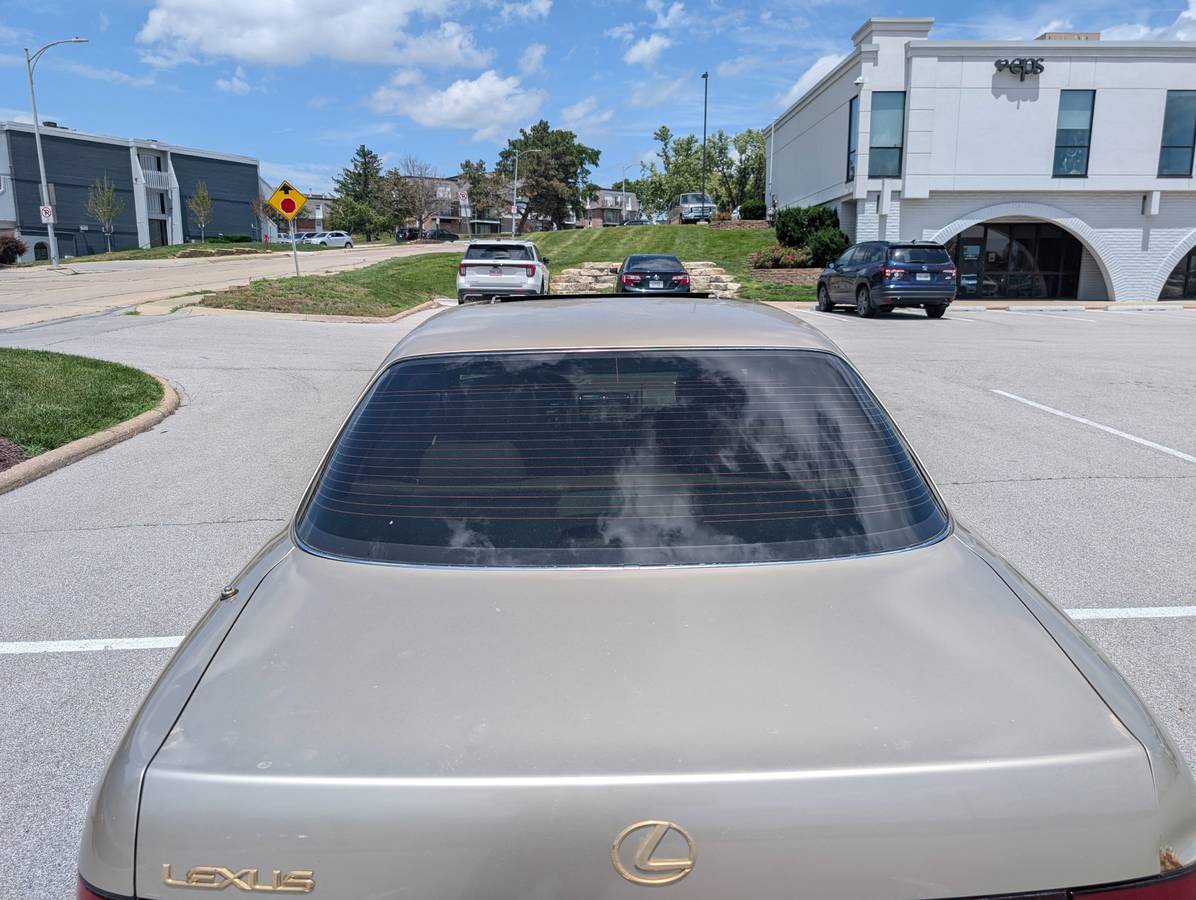 Lexus-ls400-1994-custom-1