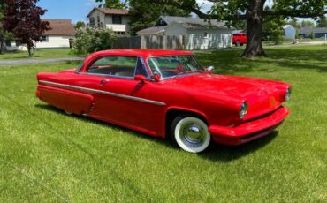Lincoln-Capri-1955-Red-Light-Gray-Leather