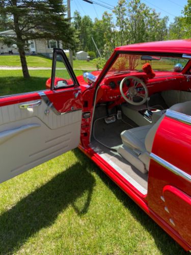 Lincoln-Capri-1955-Red-Light-Gray-Leather-7