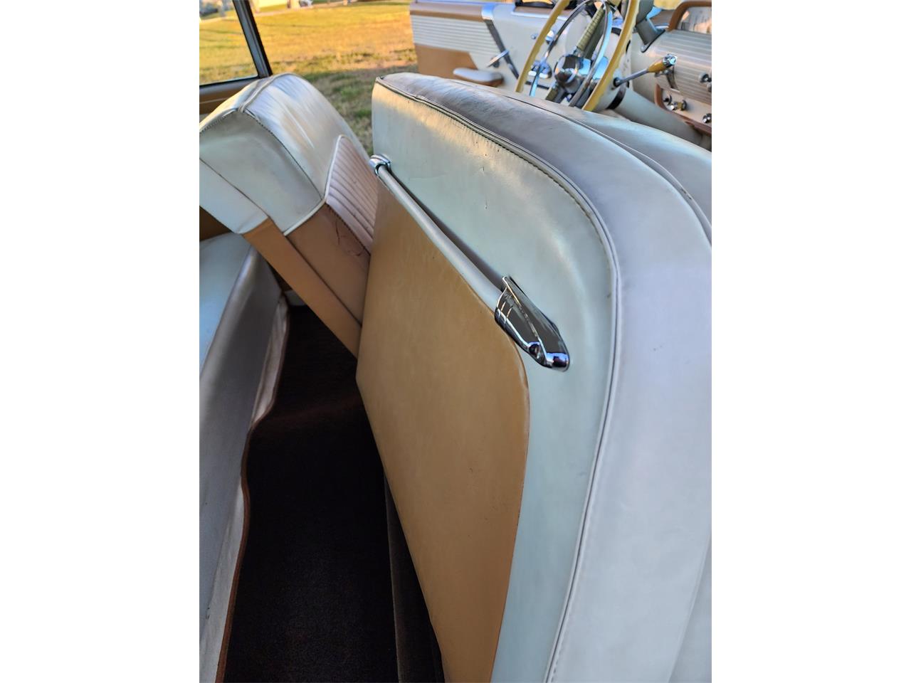 Lincoln-Capri-1955-beigewhite-beige-white-4
