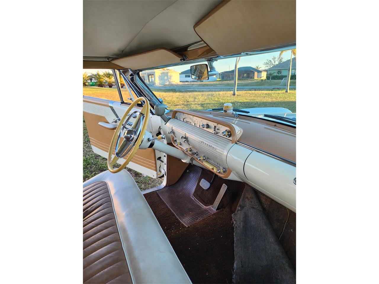 Lincoln-Capri-1955-beigewhite-beige-white-8