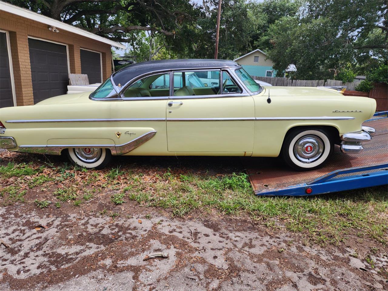Lincoln-Capri-1955-yellowblack-yellowblack-1