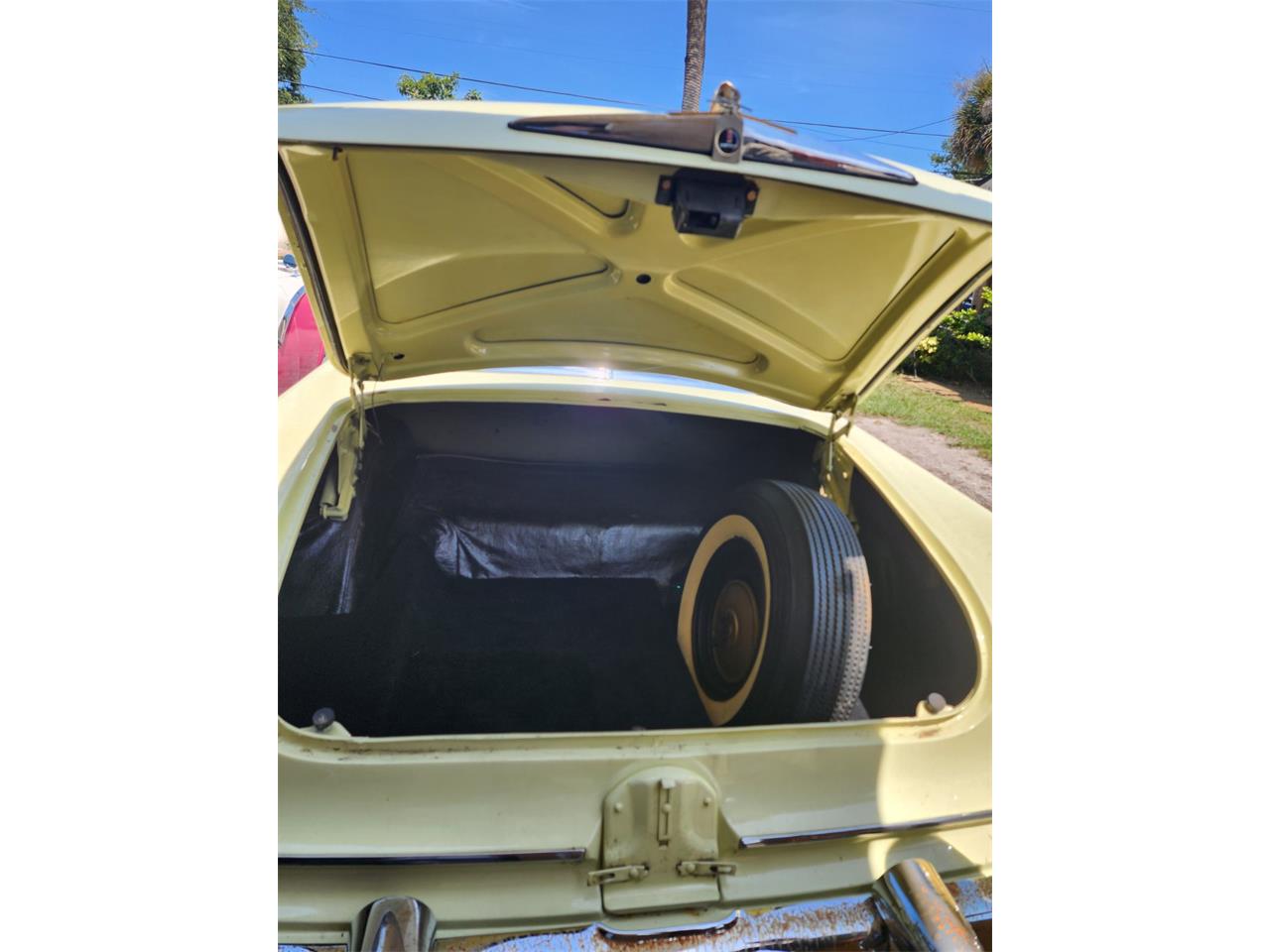 Lincoln-Capri-1955-yellowblack-yellowblack-2
