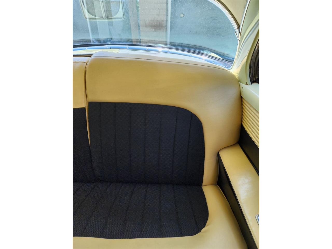 Lincoln-Capri-1955-yellowblack-yellowblack-4
