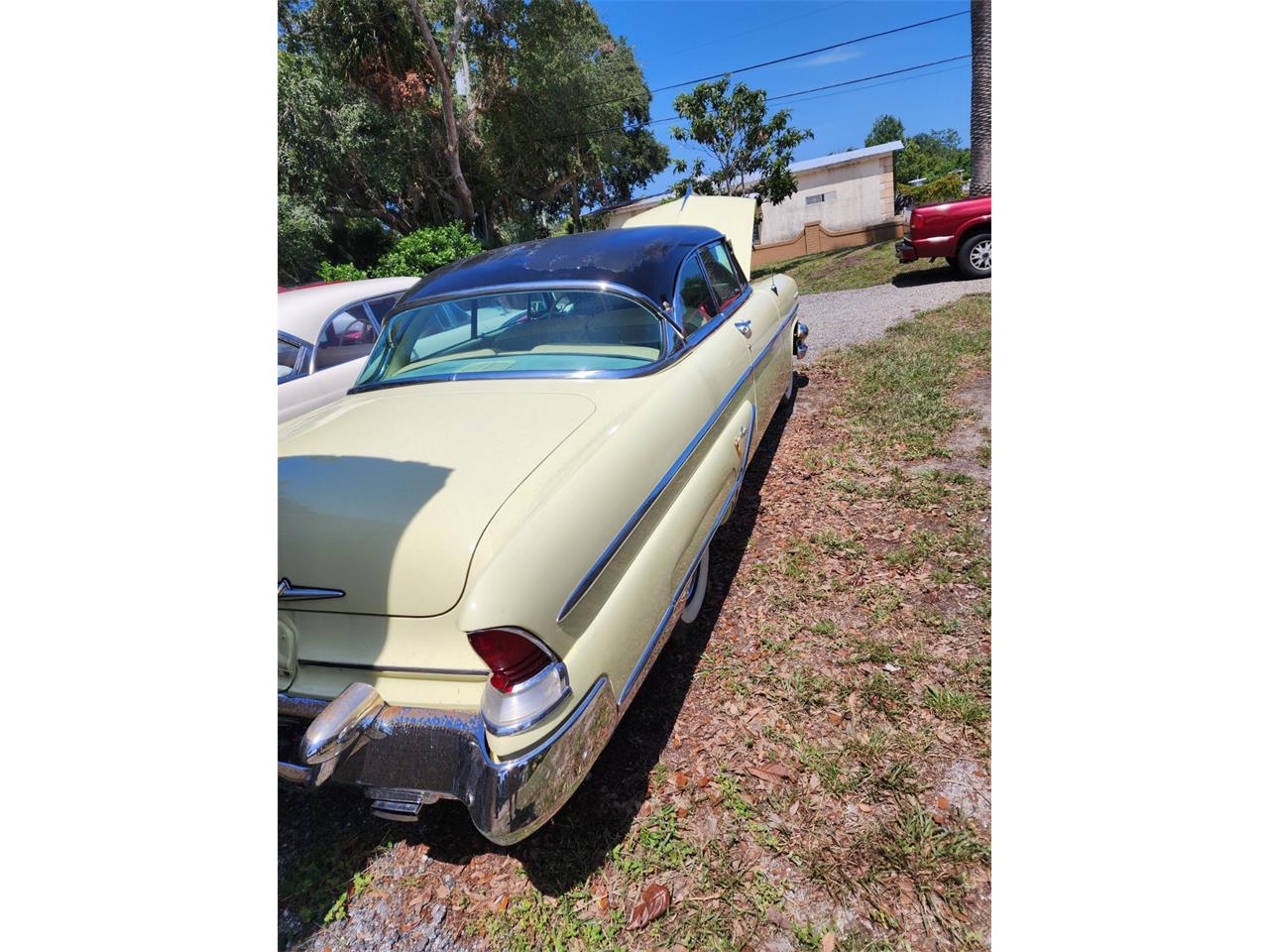 Lincoln-Capri-1955-yellowblack-yellowblack