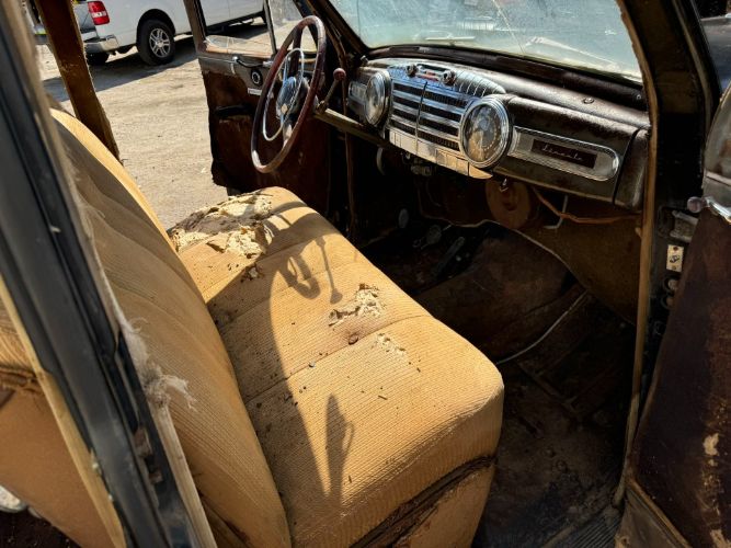 Lincoln-Continental-1942-9