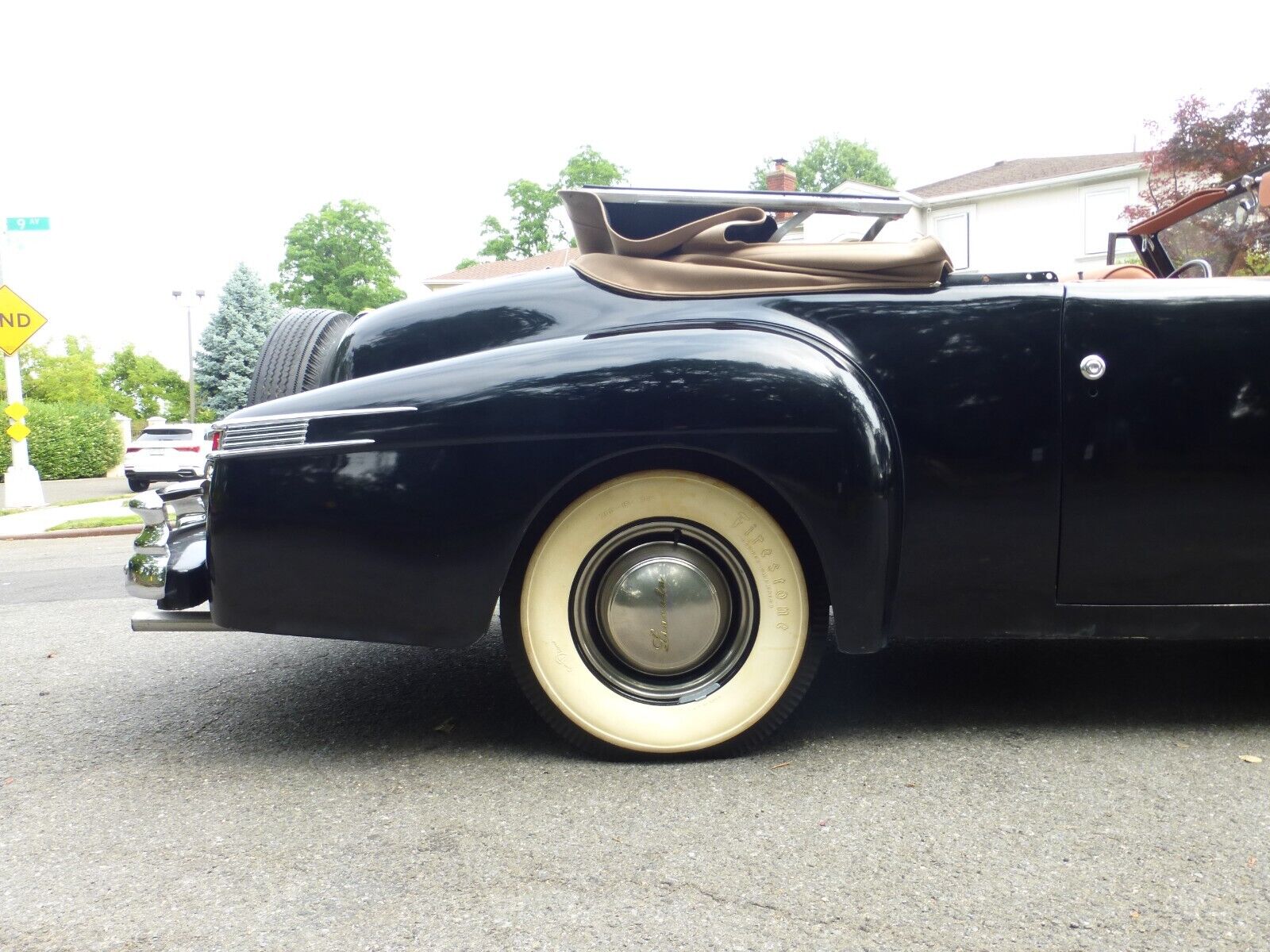 Lincoln-Continental-1947-Convertible-11