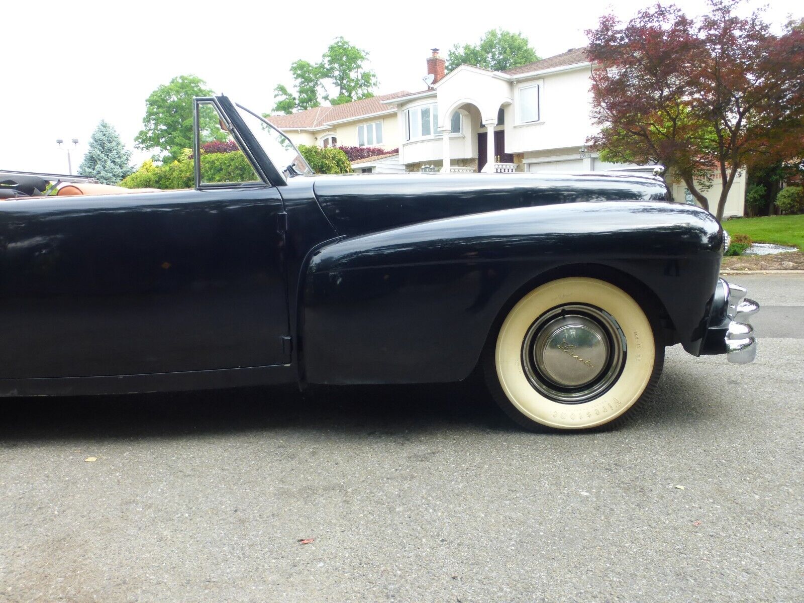 Lincoln-Continental-1947-Convertible-12