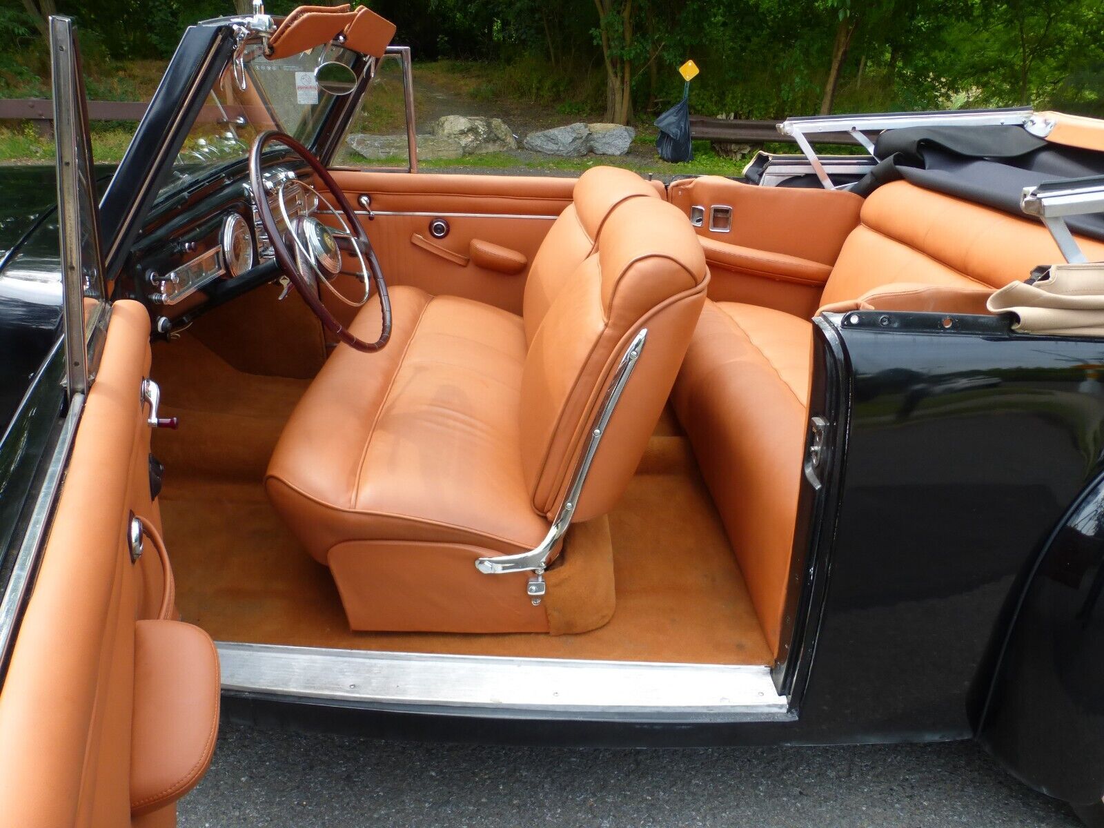 Lincoln-Continental-1947-Convertible-15