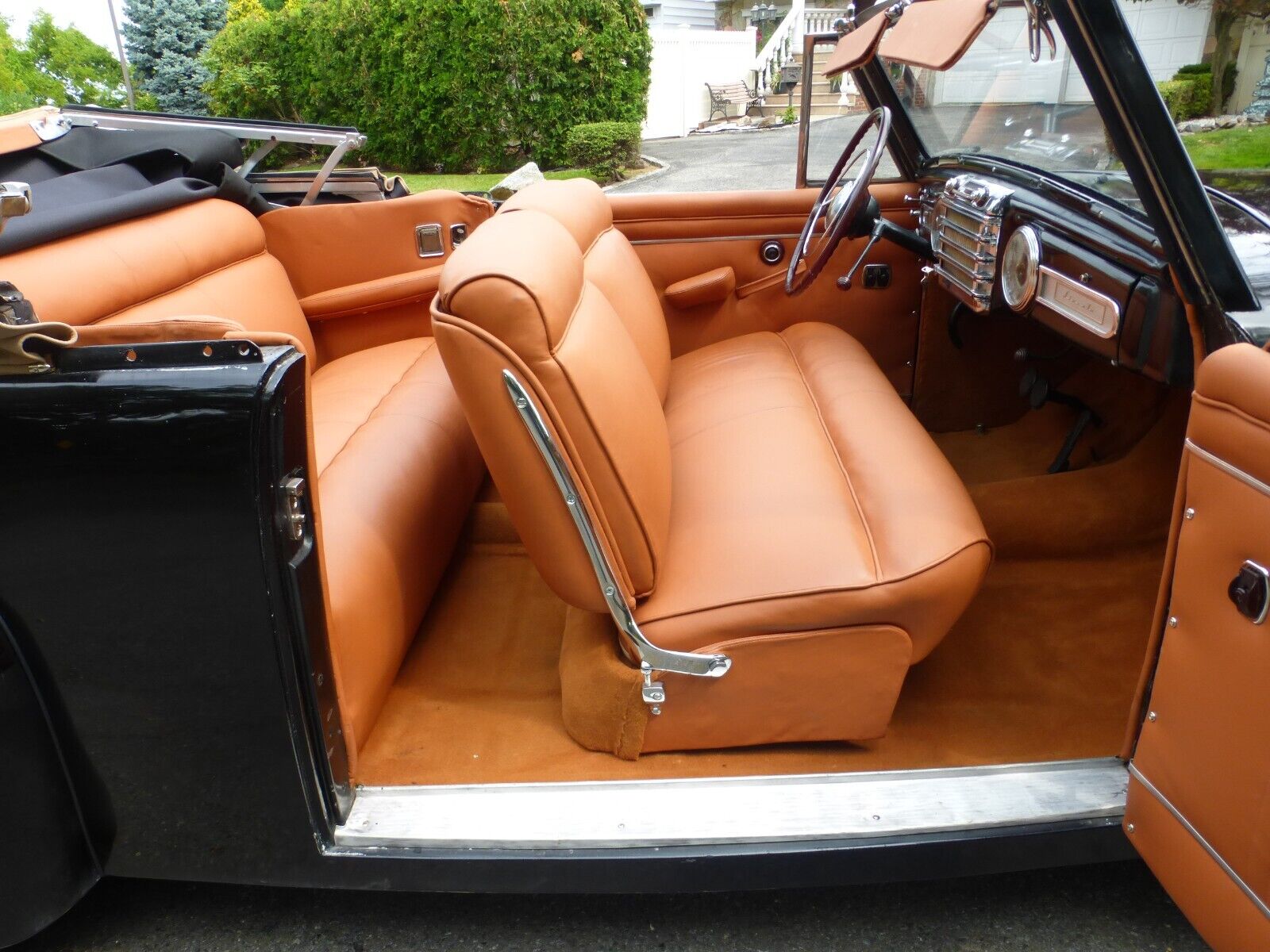 Lincoln-Continental-1947-Convertible-17