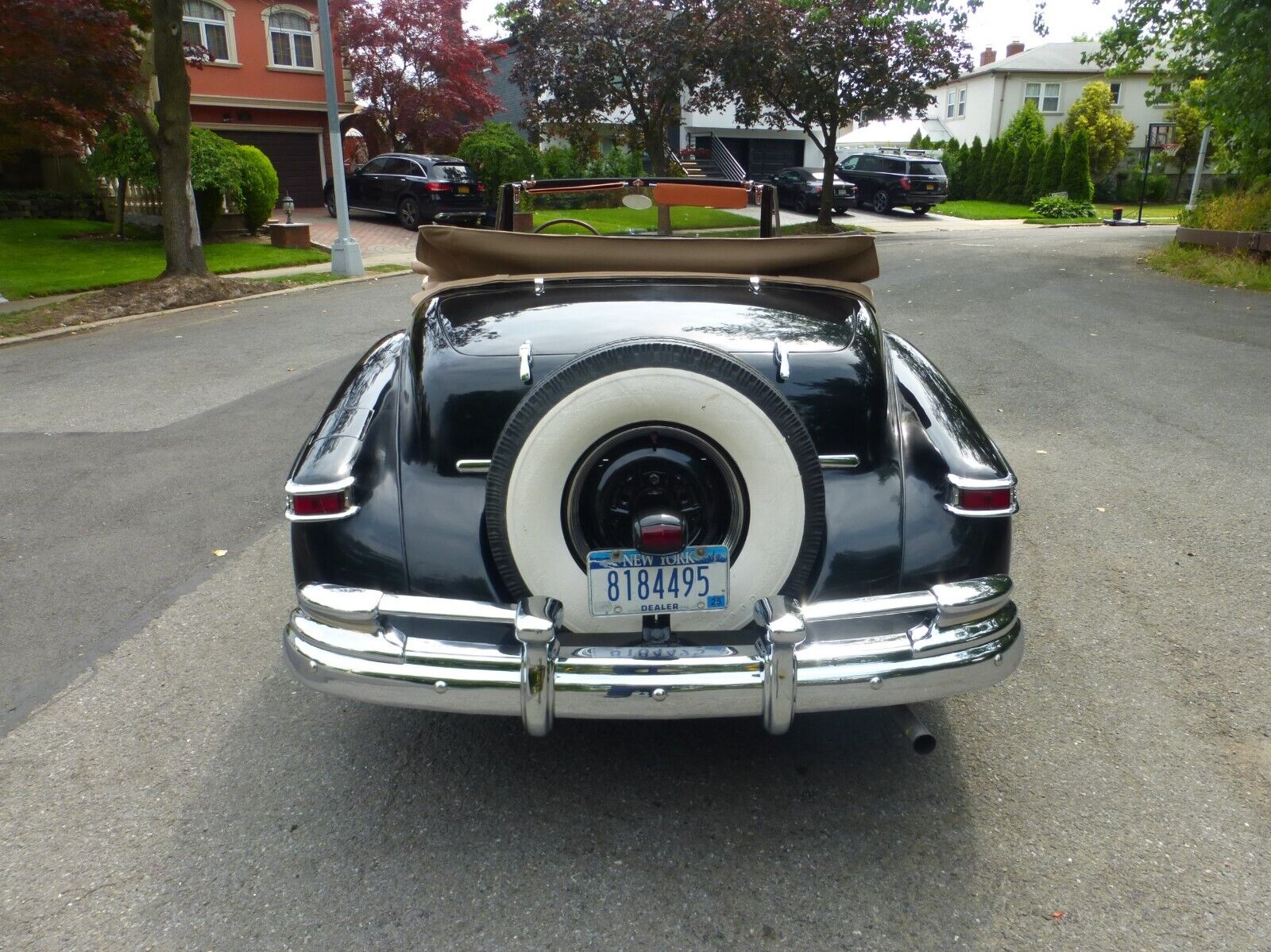 Lincoln-Continental-1947-Convertible-2