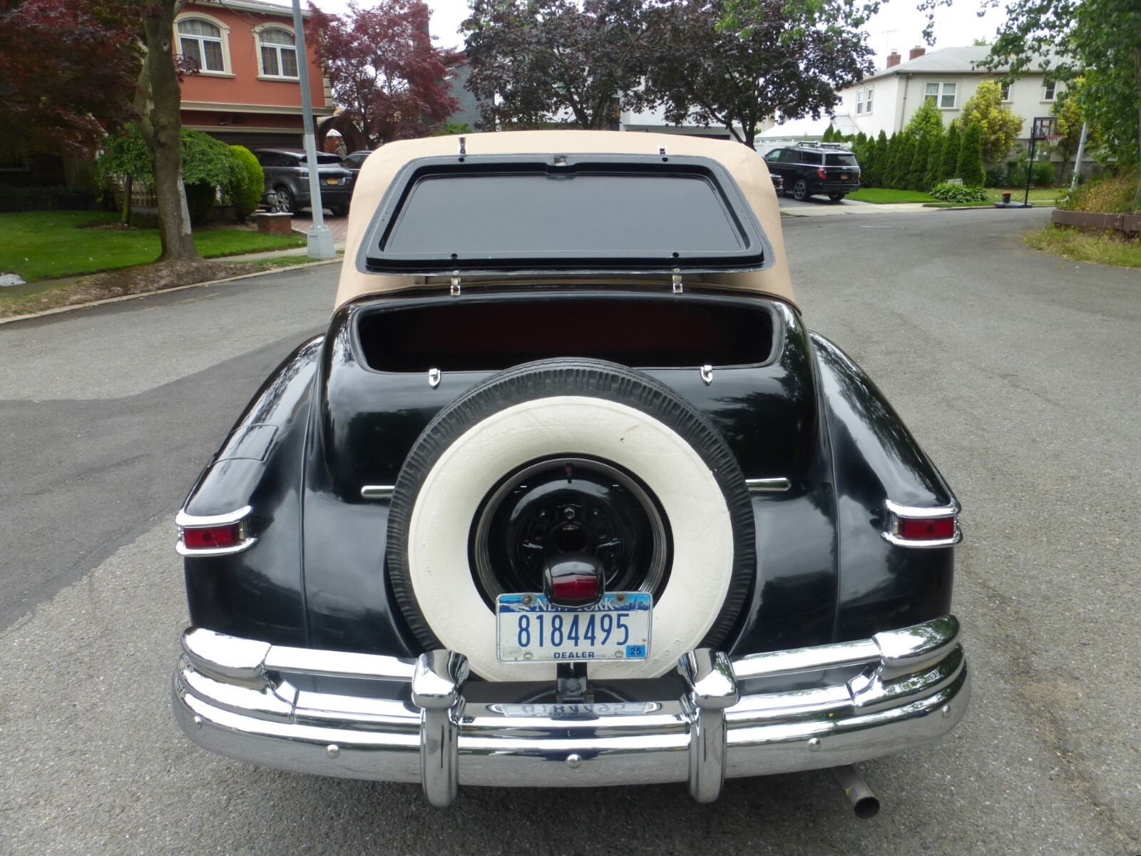 Lincoln-Continental-1947-Convertible-23