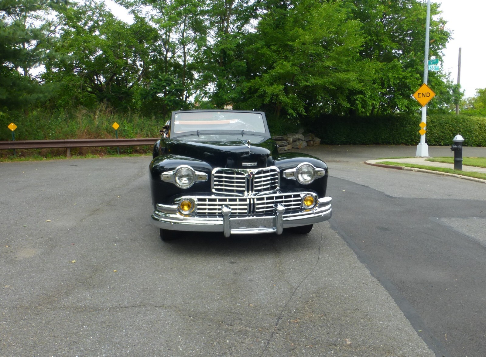 Lincoln-Continental-1947-Convertible-27