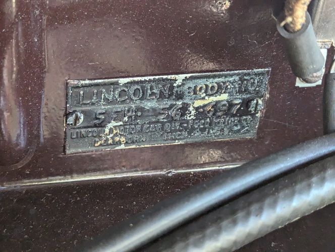 Lincoln-Continental-1947-Maroon-28