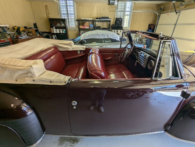 Lincoln-Continental-1947-Maroon-36