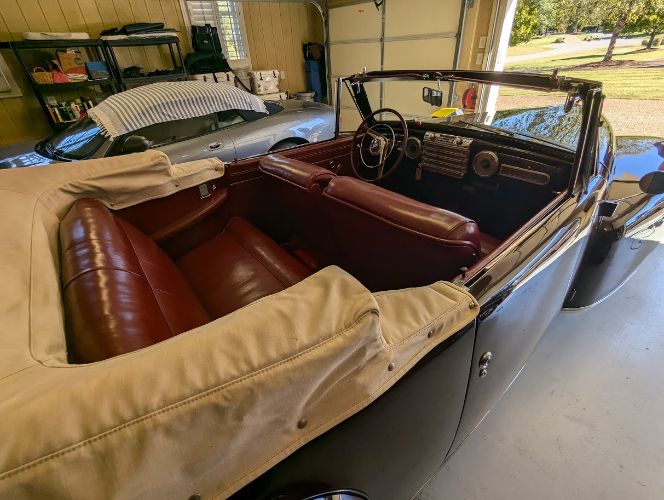 Lincoln-Continental-1947-Maroon-39