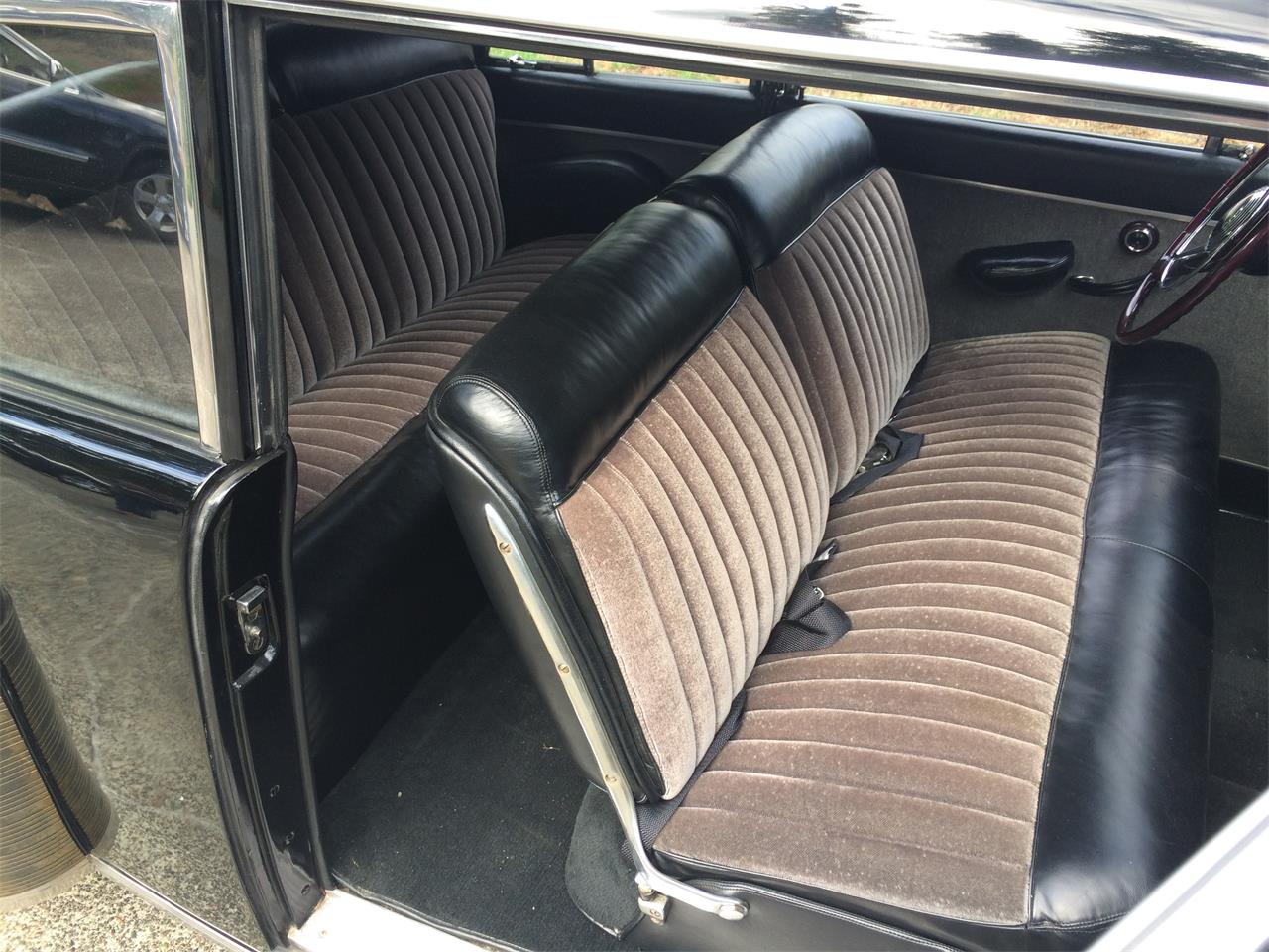 Lincoln-Continental-1948-Black-Gray-31
