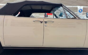 Lincoln-Continental-1961-4-Door-33