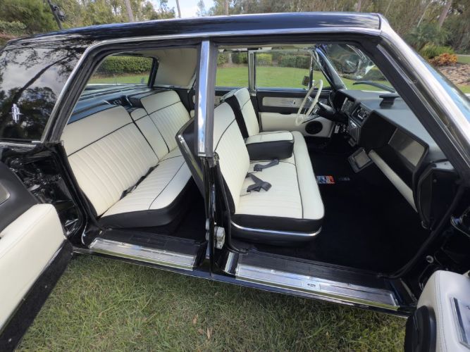 Lincoln-Continental-1962-Black-BlackWhite-9