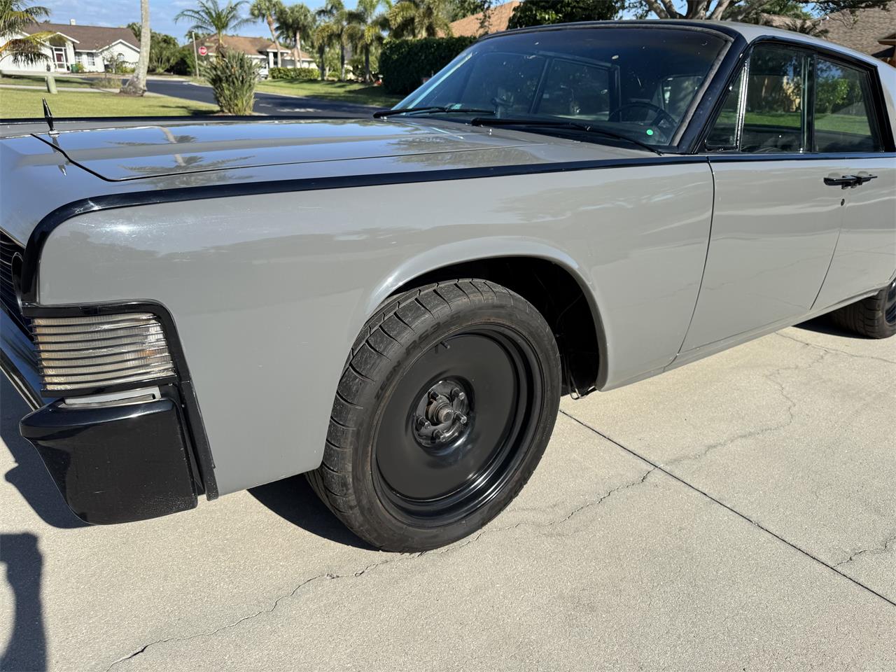 Lincoln-Continental-1965-Grey-Black-49
