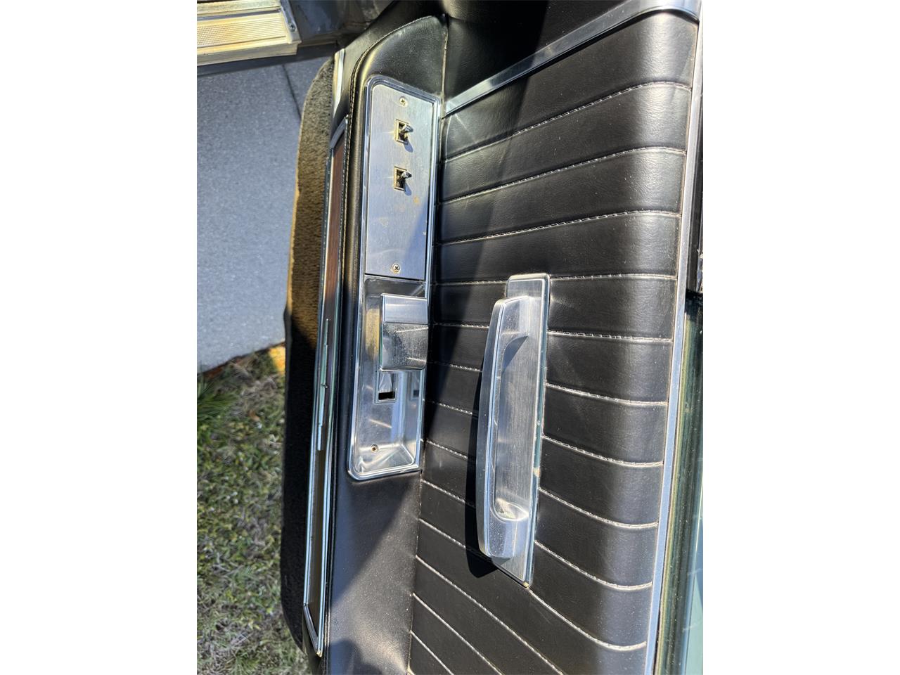 Lincoln-Continental-1965-Grey-Black-5
