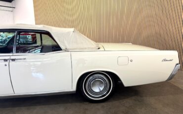 Lincoln-Continental-1966-Classic-Car-1