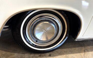 Lincoln-Continental-1966-Classic-Car-10