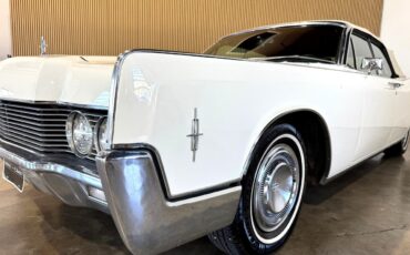 Lincoln-Continental-1966-Classic-Car-18