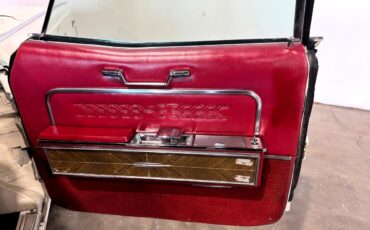 Lincoln-Continental-1966-Classic-Car-28