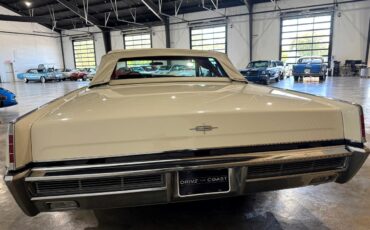 Lincoln-Continental-1966-Classic-Car-9