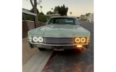 Lincoln-Continental-1966-Mint-Green-Dark-Green-11