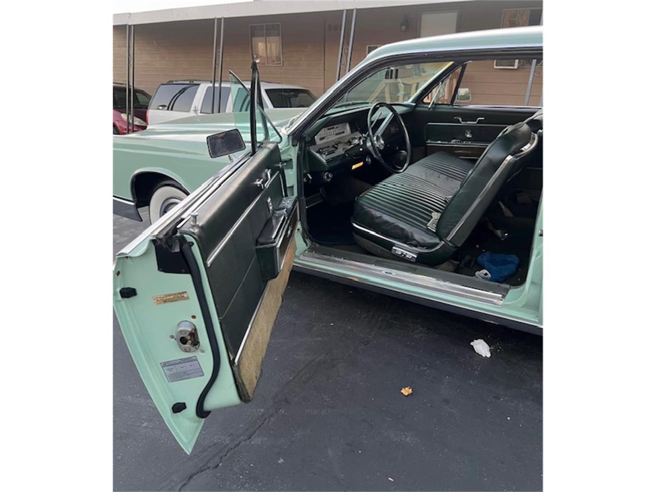 Lincoln-Continental-1966-Mint-Green-Dark-Green-12