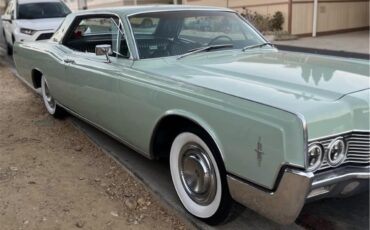 Lincoln-Continental-1966-Mint-Green-Dark-Green-3