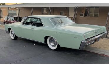 Lincoln-Continental-1966-Mint-Green-Dark-Green-4
