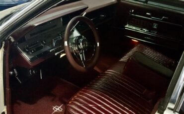 Lincoln-Continental-1966-White-Red-12
