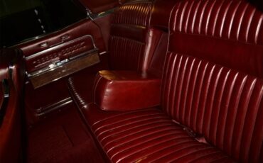 Lincoln-Continental-1966-White-Red-20