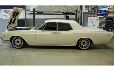 Lincoln-Continental-1966-White-Red-8
