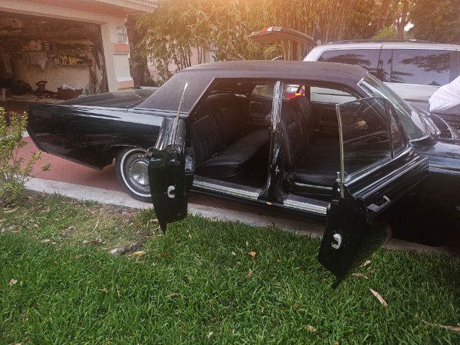 Lincoln-Continental-1968-Green-4