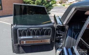 Lincoln-Continental-1969-Black-Black-Leather-38