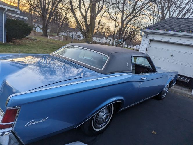 Lincoln-Continental-1969-Blue-16