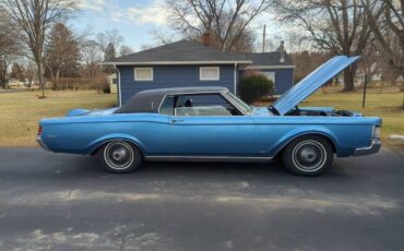 Lincoln-Continental-1969-Blue-22