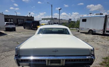 Lincoln-Continental-1969-White-Green-and-Gold-1