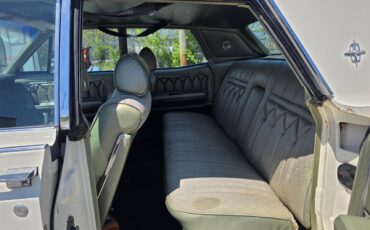 Lincoln-Continental-1969-White-Green-and-Gold-15
