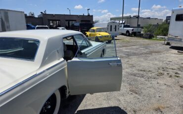 Lincoln-Continental-1969-White-Green-and-Gold-17
