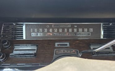 Lincoln-Continental-1969-White-Green-and-Gold-5